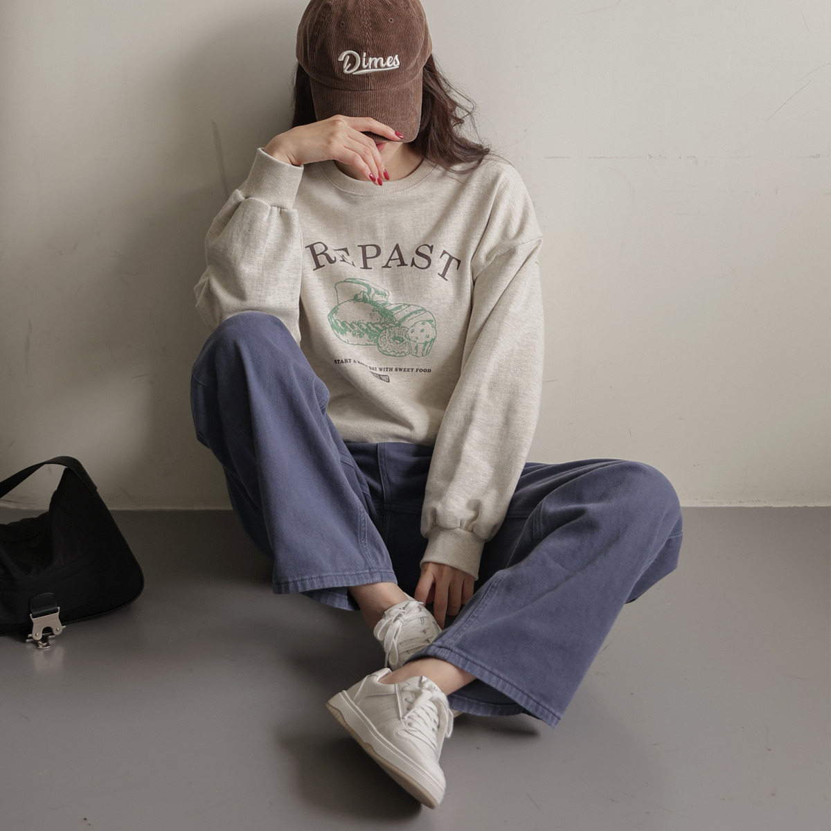 Pie lettering loose fit man to man