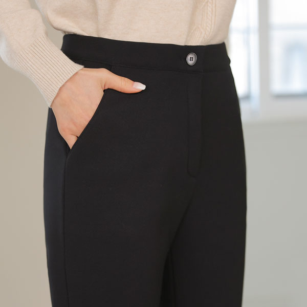 <b>[Made]</b> Life-changing, slim-fitting slacks (ver. Mink)