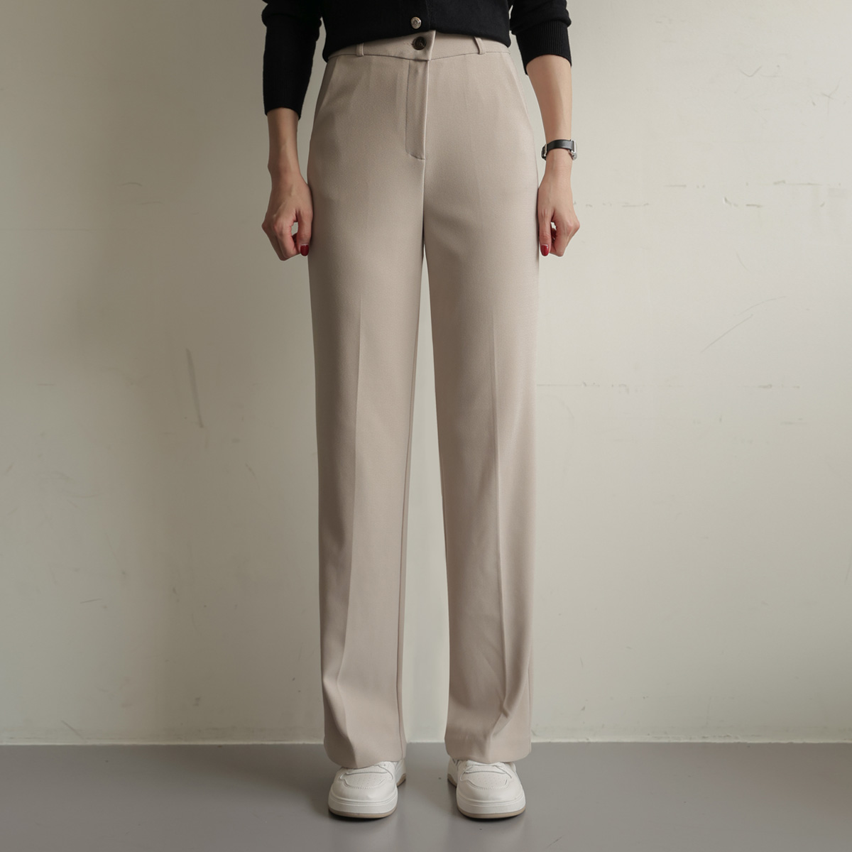 <b>[Limited Quantity SALE]</b> Loose and pretty soft straight-leg slacks (SL)