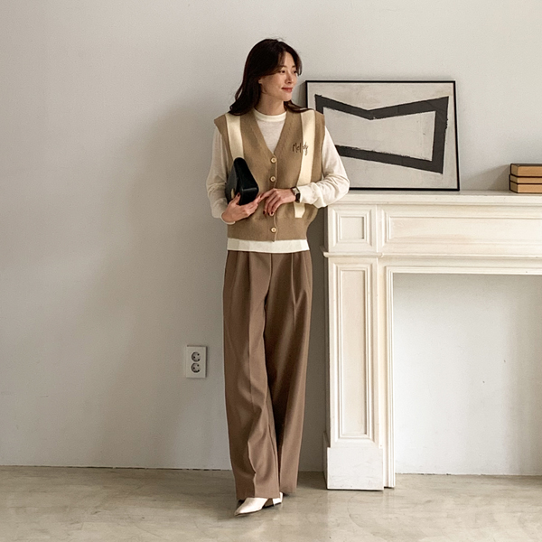 Daol color combination embroidery knit vest