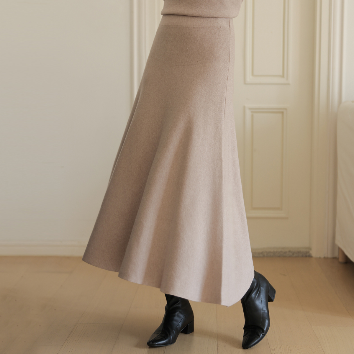 Romance Flare Knit Top and Bottom Set