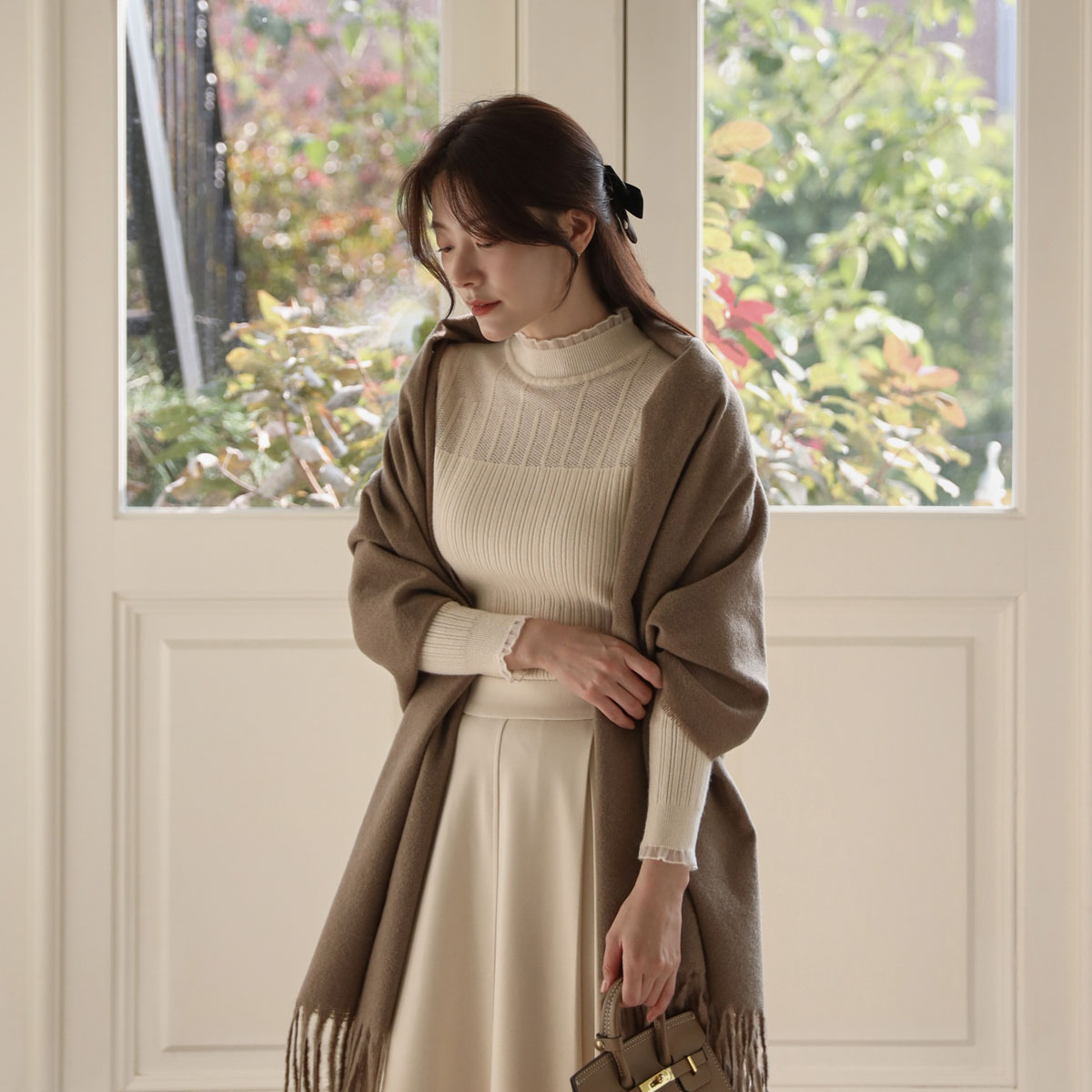 <font color="bb4b57"><b>Limited quantity SALE</b></font><br> Lovely Gold Lace Frill Knit