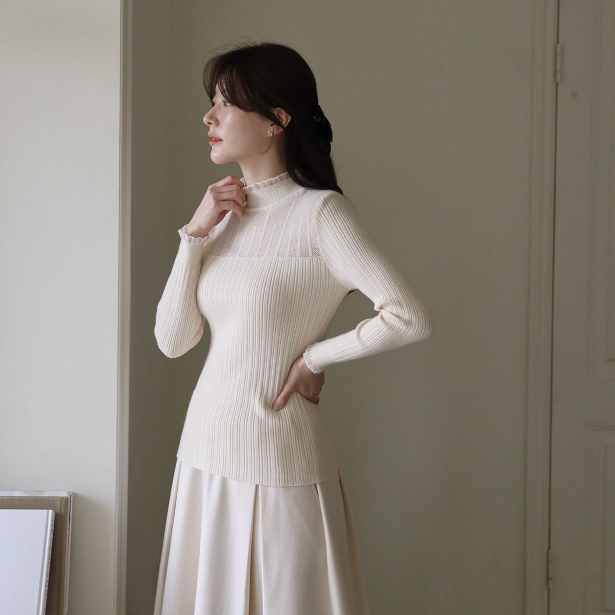 <font color="bb4b57"><b>Limited quantity SALE</b></font><br> Lovely Gold Lace Frill Knit