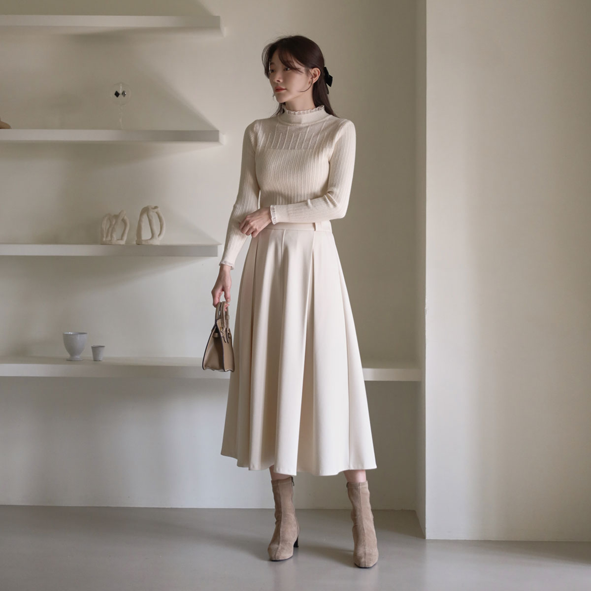 Mine back banding cut flare skirt (15% rayon)