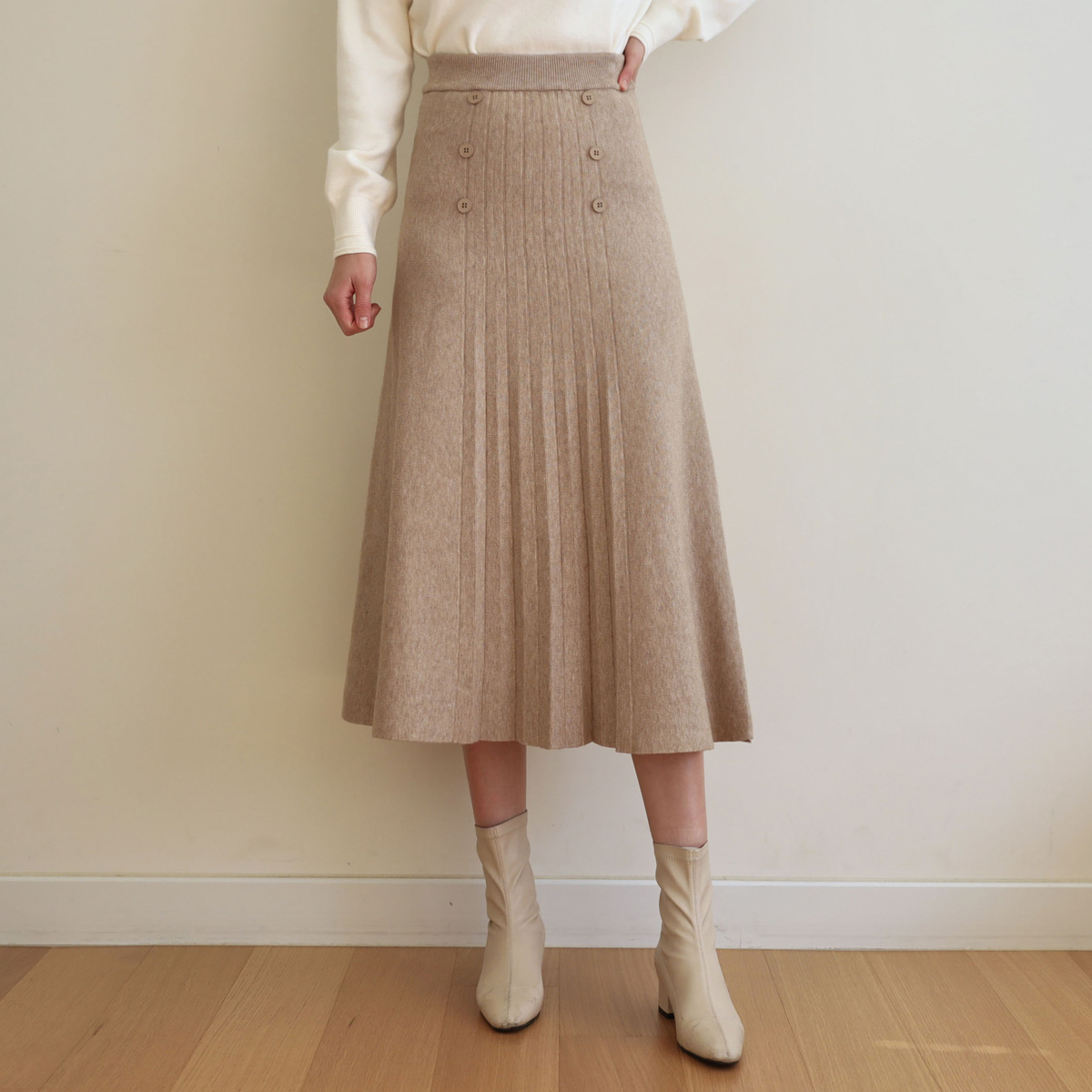 <font color="bb4b57"><b>Limited quantity SALE</b></font><br> Button pleated flare knit skirt (Wool30)