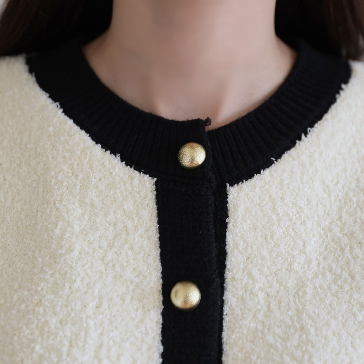 <font color="bb4b57"><b>Limited quantity SALE</b></font><br> Kani Fluffy Buckle Pocket Cardigan 