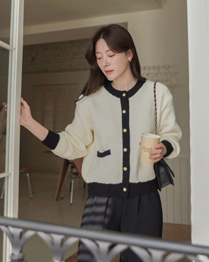 <font color="bb4b57"><b>Limited quantity SALE</b></font><br> Kani Fluffy Buckle Pocket Cardigan 