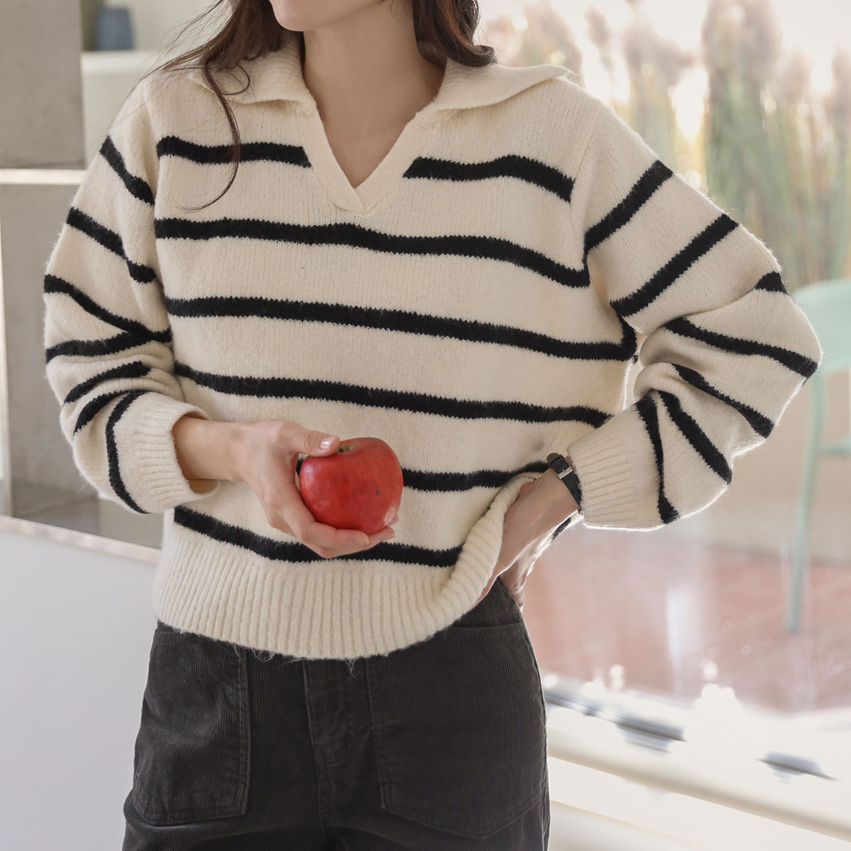 v open collar striped knit