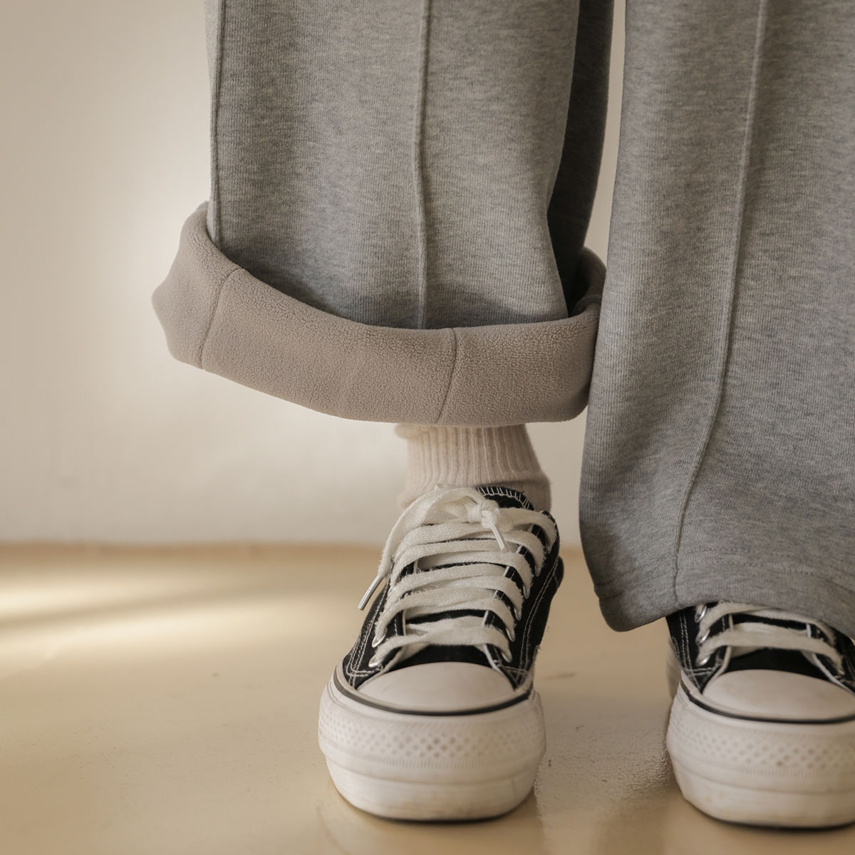 Thick ribbed pin tuck training pants