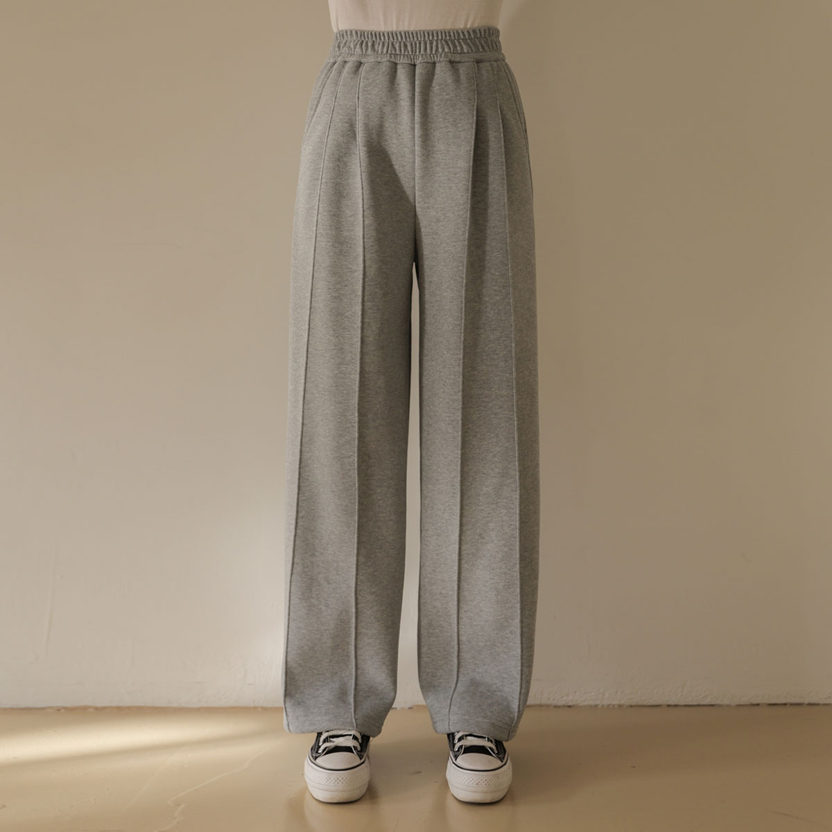 Thick ribbed pin tuck training pants