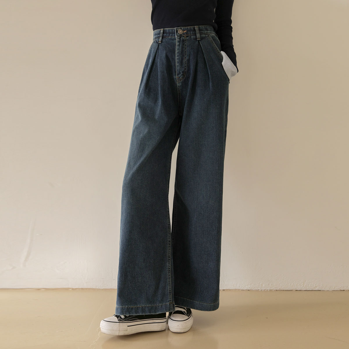 <b>[Limited Quantity SALE]</b> Ultra-fine fleece pin-tuck denim pants
