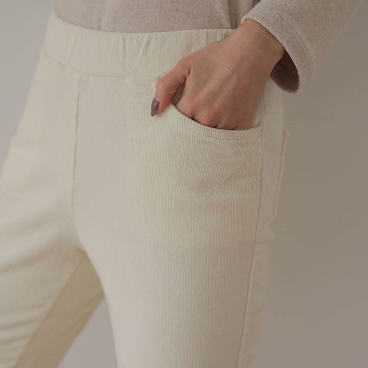 <b>[Limited Quantity SALE]</b> The Mood Semi-Bootcut Corduroy Pants (S-XL)