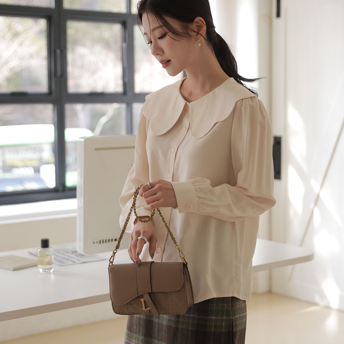 <b>[Limited Quantity SALE]</b> With Tulip Collar Blouse