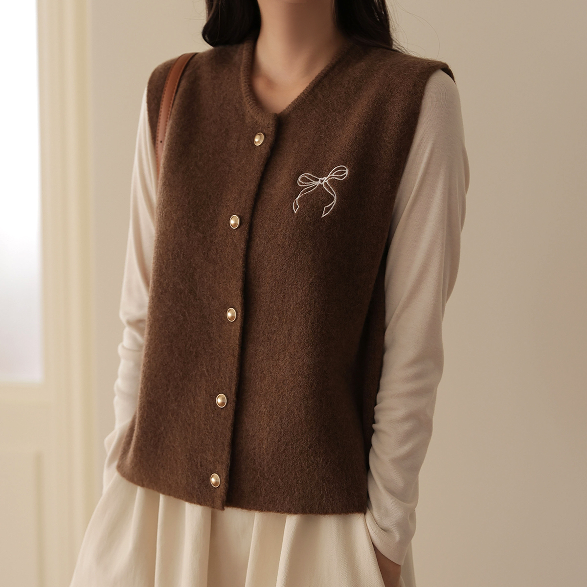 <b>[Limited Quantity SALE]</b> Ribbon Embroidery Knit Vest