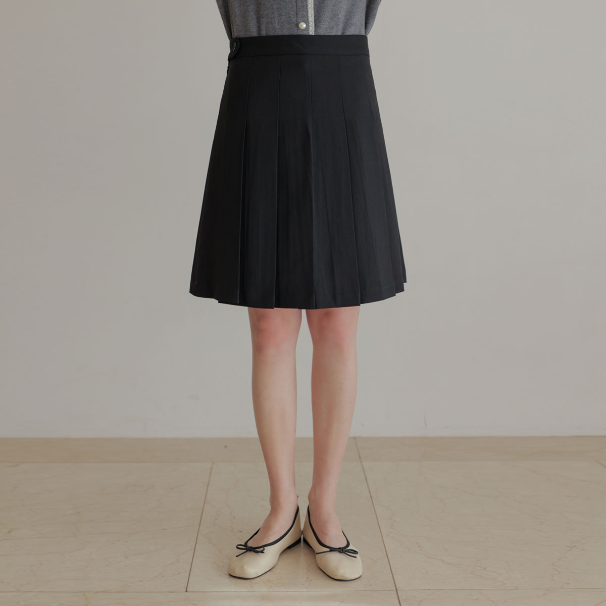 <b>[Limited Quantity SALE]</b> [Emblem] Pleated Two-Way Midi Skirt