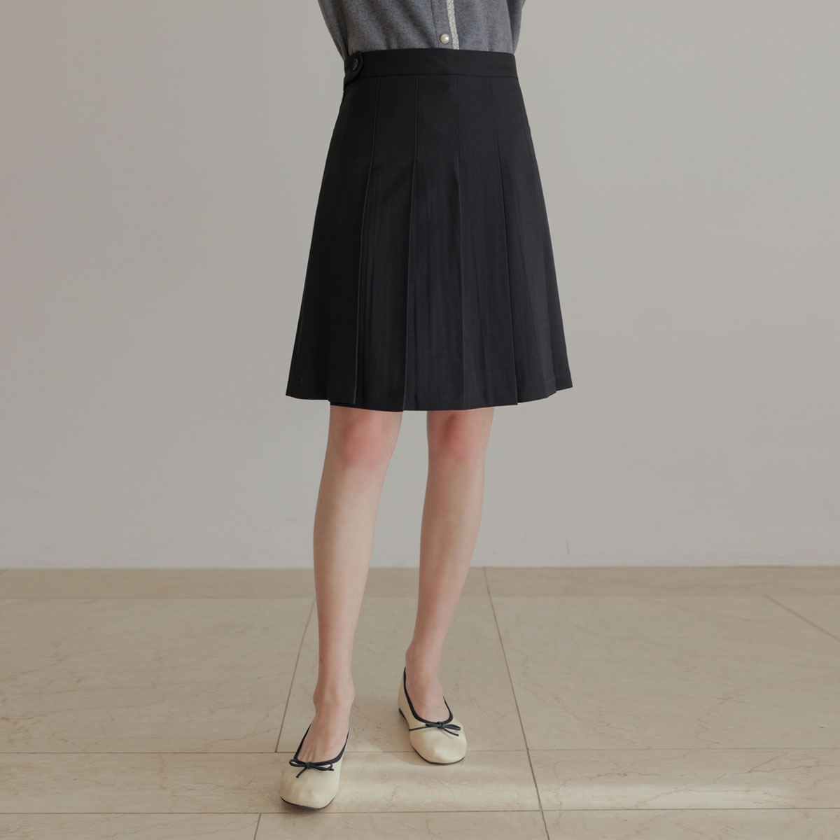 <b>[Limited Quantity SALE]</b> [Emblem] Pleated Two-Way Midi Skirt