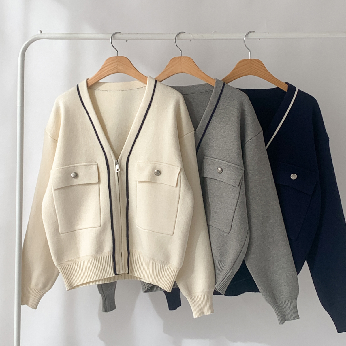 <b>[Limited Quantity SALE]</b> Big Square Pocket Zip-up Cardigan