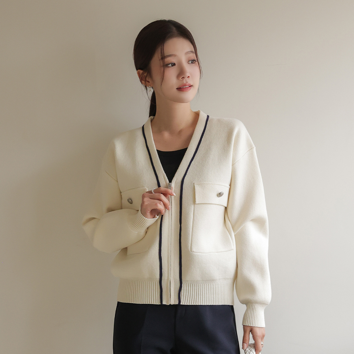 <b>[Limited Quantity SALE]</b> Big Square Pocket Zip-up Cardigan