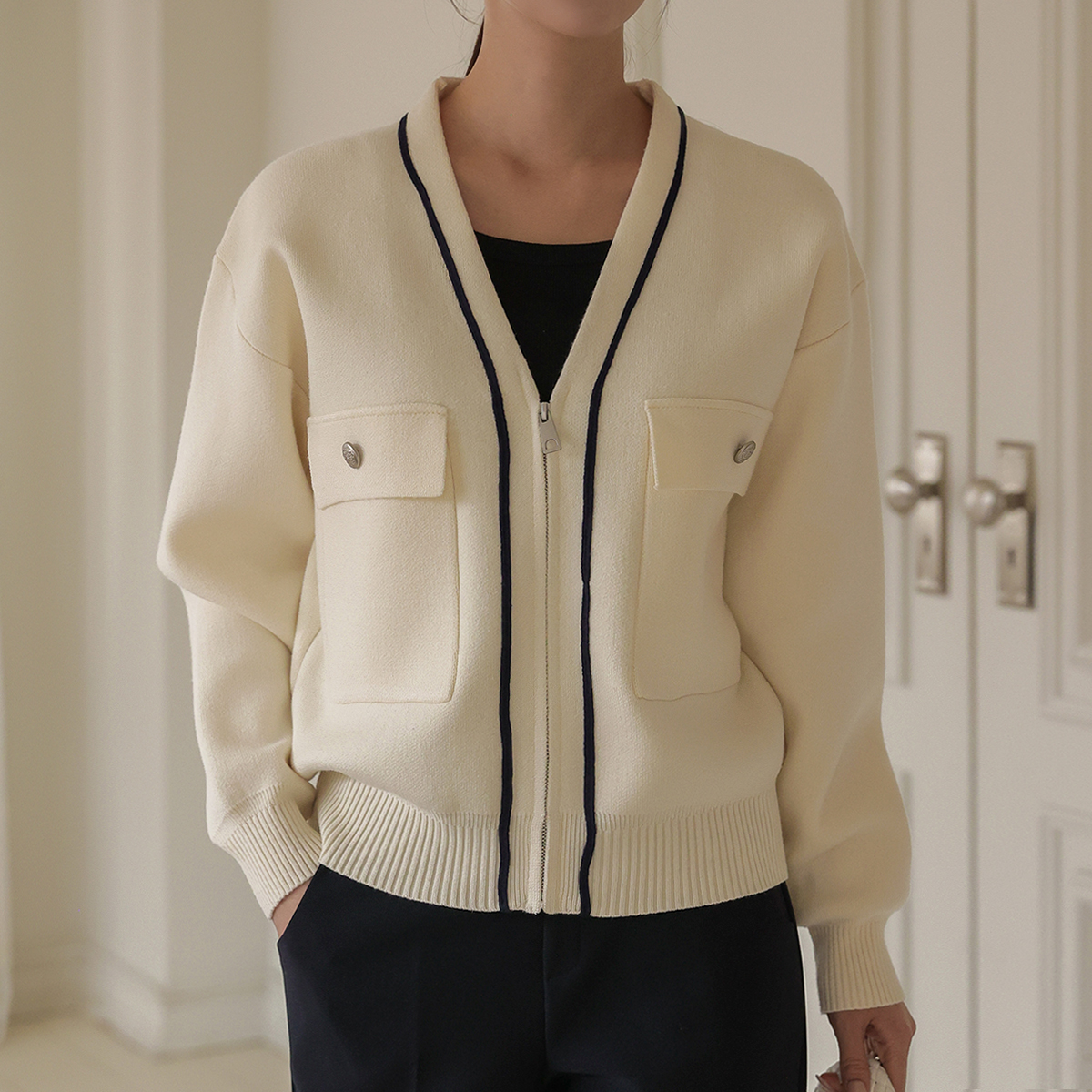 <b>[Limited Quantity SALE]</b> Big Square Pocket Zip-up Cardigan