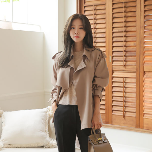 <font color="bb4b57"><b>Limited quantity SALE</b></font><br> Yester Short Trench Coat