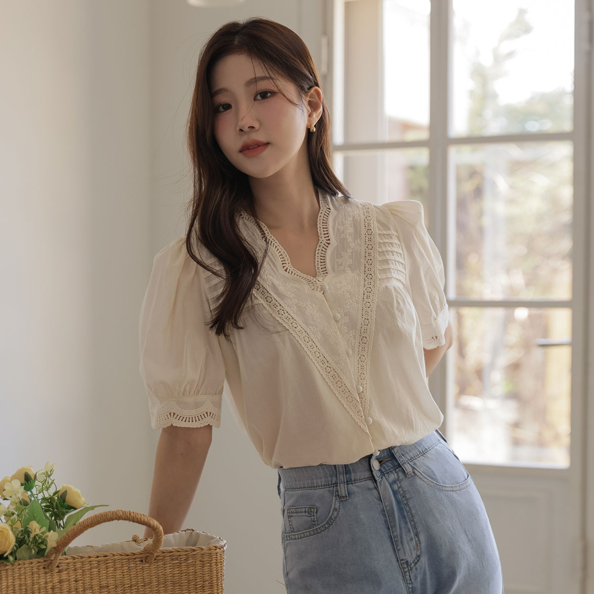 Robin wave punch lace blouse