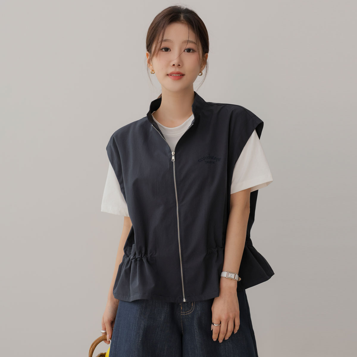 Plain embroidery line adjustment work vest