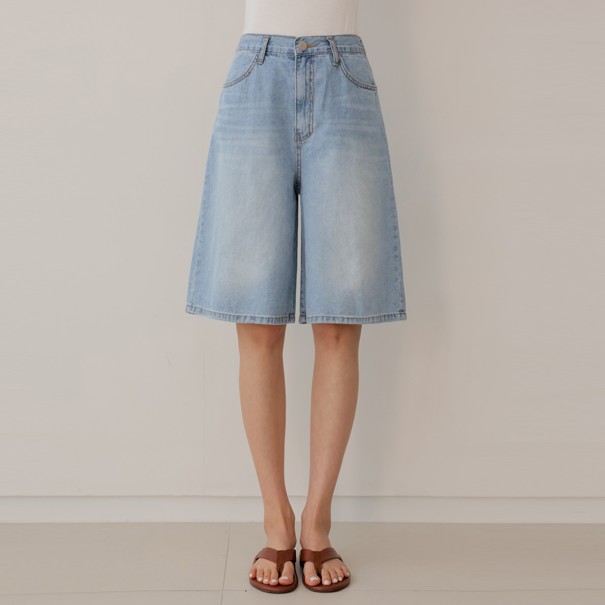 Body Cover Bermuda Washed Denim Pants