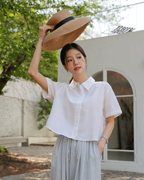 Milk Roll Up Crop Shirt