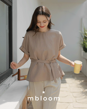 [Emblem] Freybelt Linen Blouse