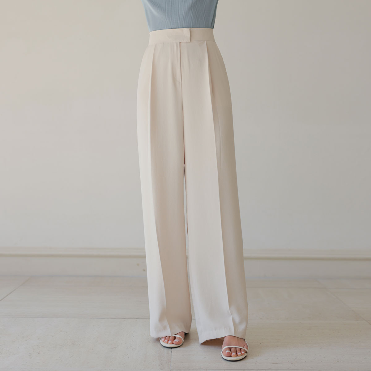 A handful of So Cool Summer Pin Tuck Wide Slacks