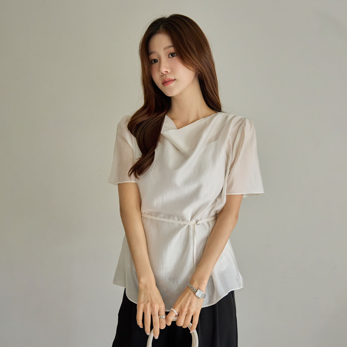 Line shirring belt blouse