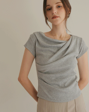 Feminine Golji Shirring Tee