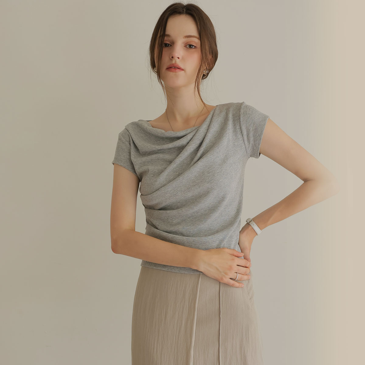 Feminine Golji Shirring Tee