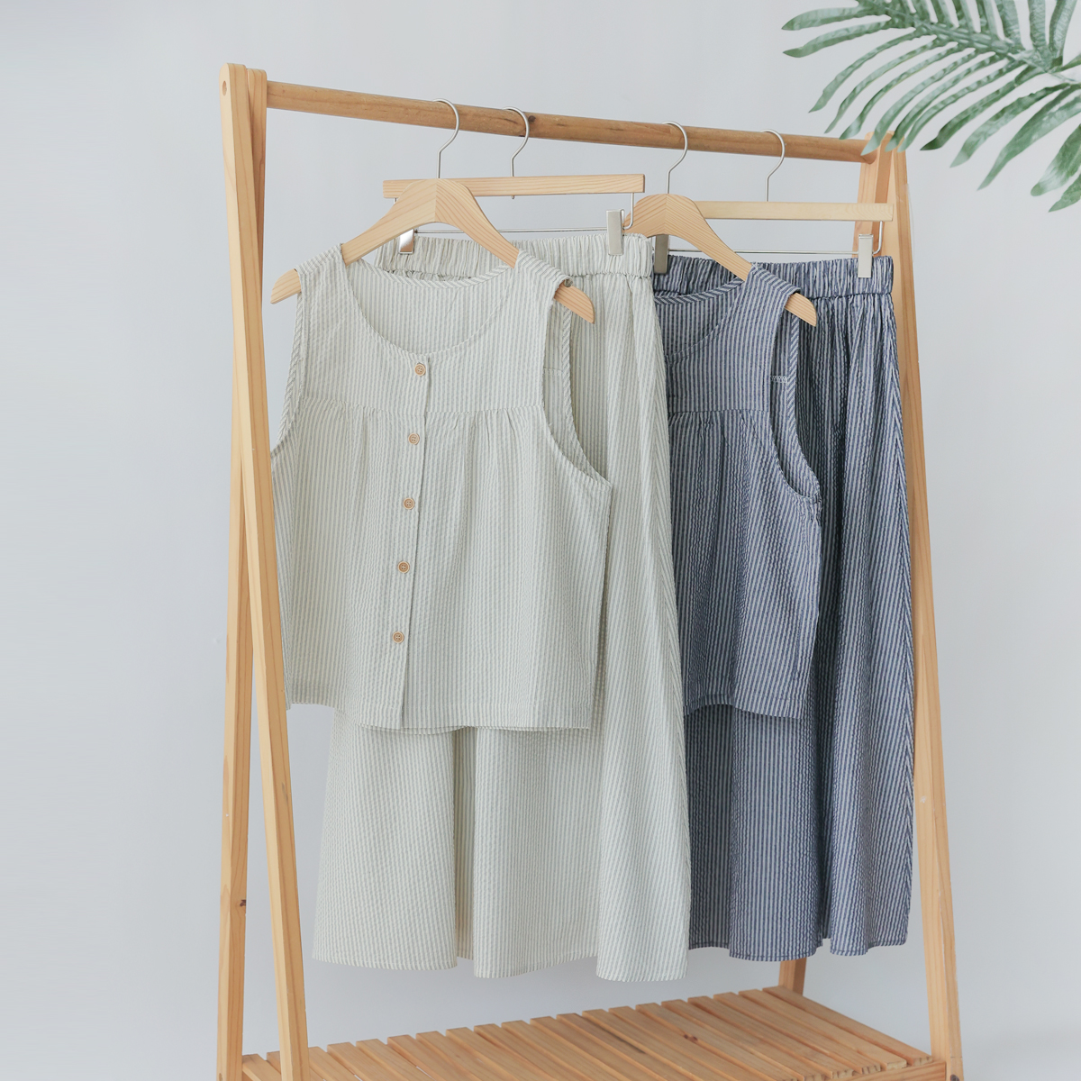 Cool Seersucker Stripe Top and Bottom Set