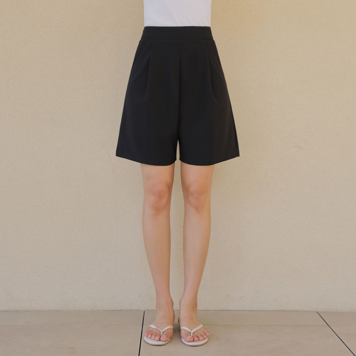 Simple tension up summer shorts