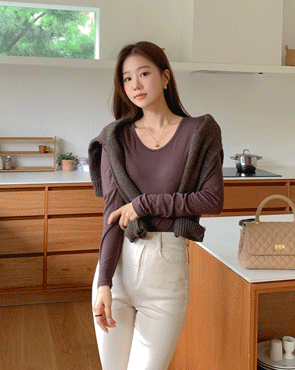 <b>[Limited Quantity SALE]</b> Soft Long-sleeved T-shirt with a soft, feminine fit