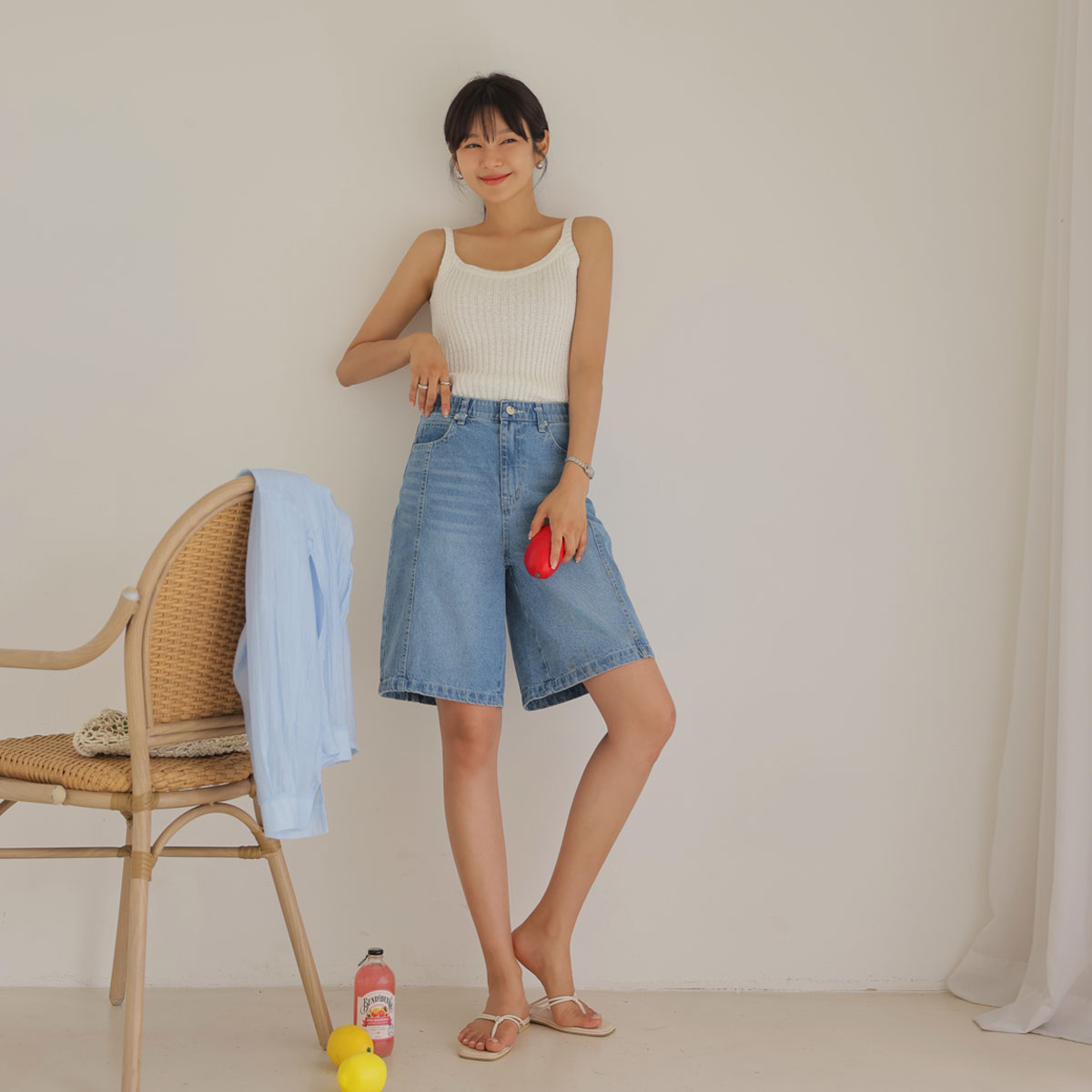 Denim Bermuda Pants with a firm cut