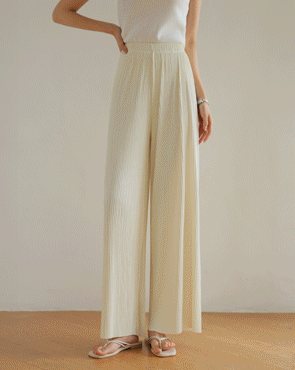 Chalanghanjum Ice Cool Pleated Pants