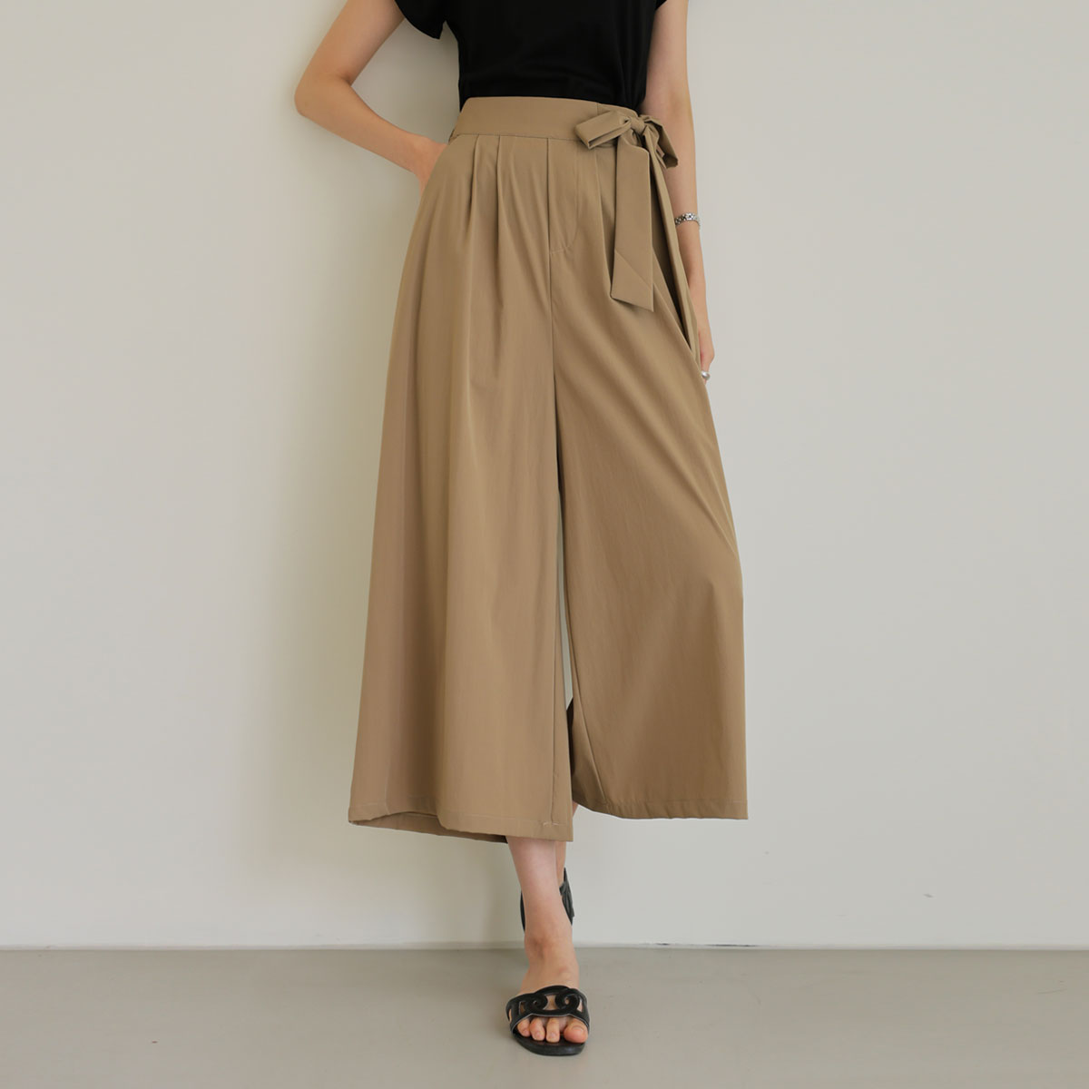 <b>[Limited Quantity SALE]</b> Ribbon Point Pintuck Wide Pants