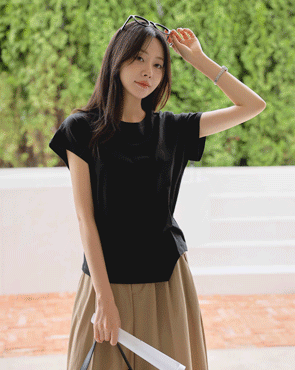 Modern twisted short sleeve tee