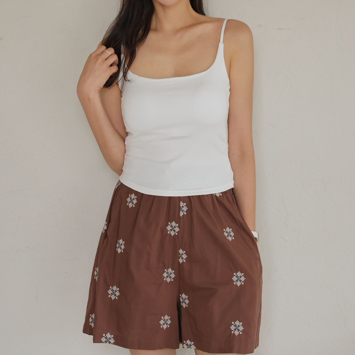 Ice inner with adjustable strap cap