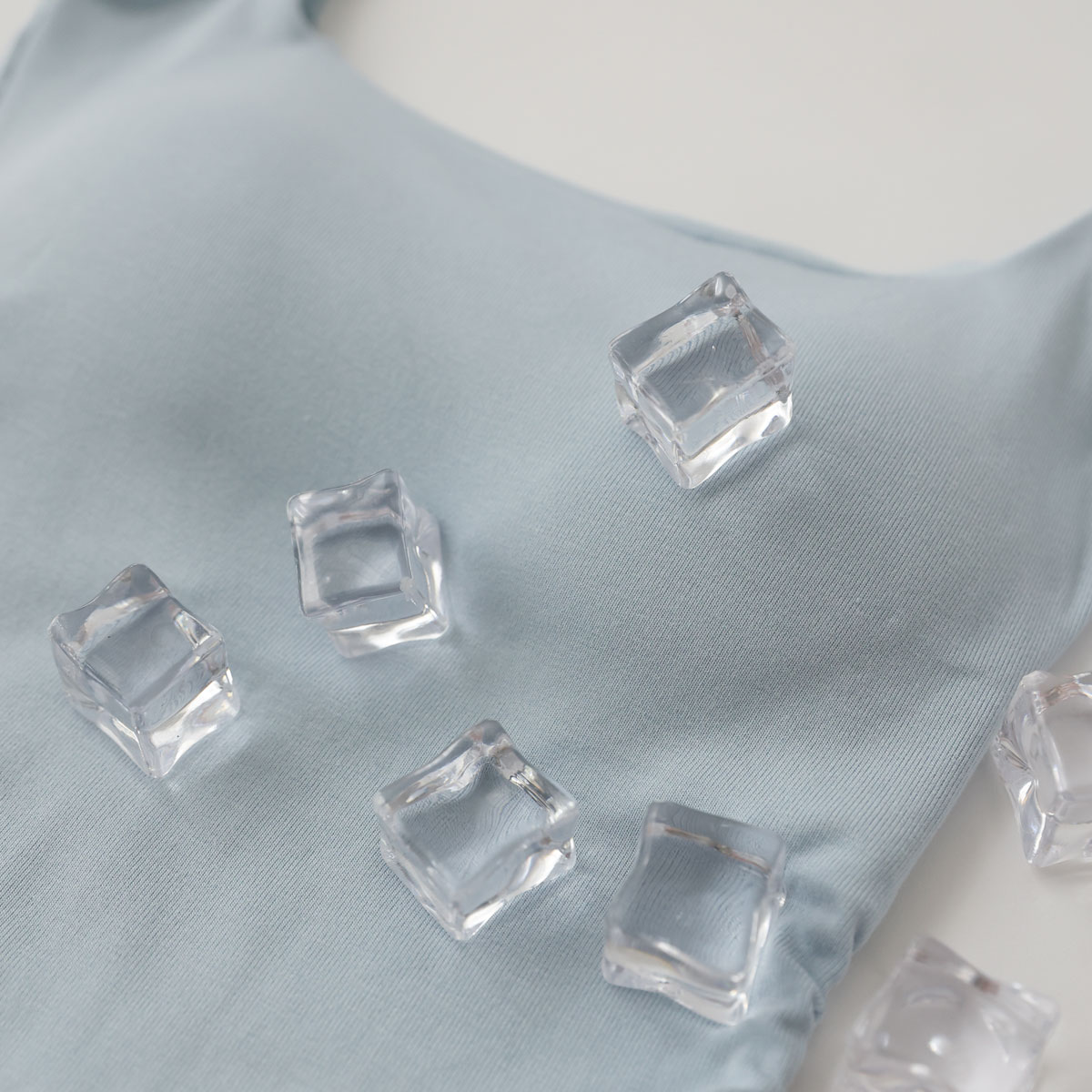 Ice inner with adjustable strap cap