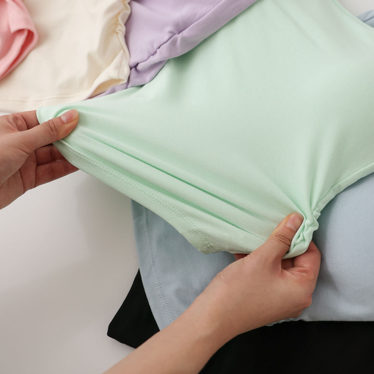 Ice inner with adjustable strap cap