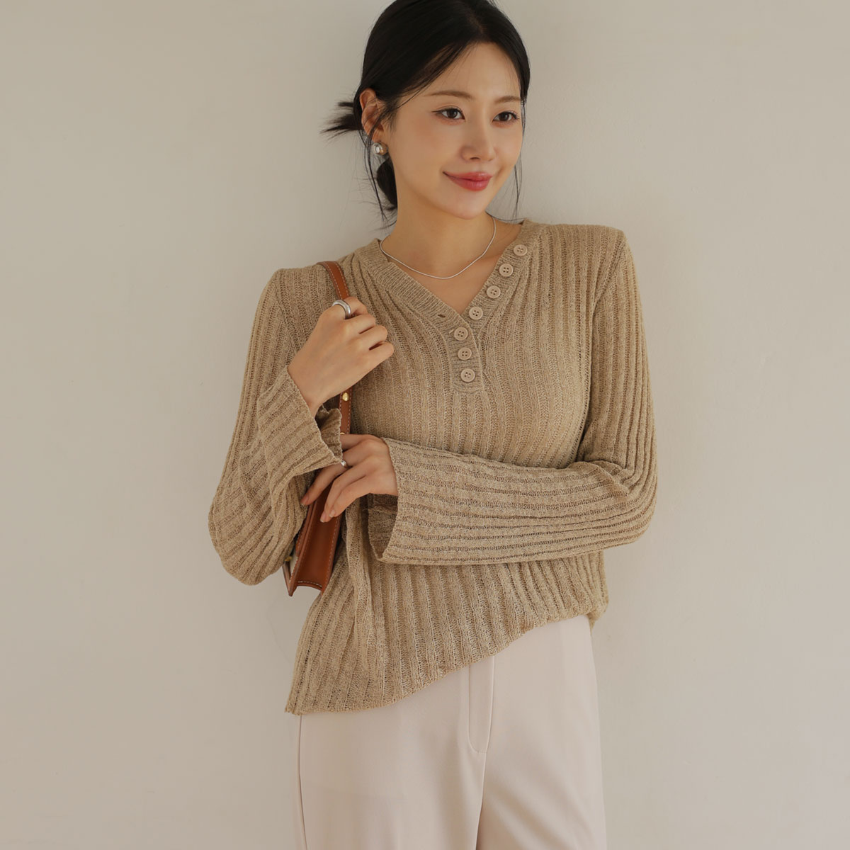 Soft button see-through look V-neck knit