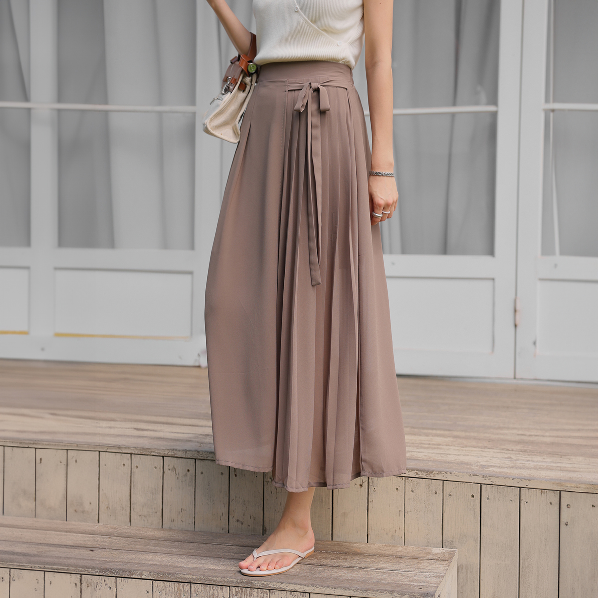 Sky blue pleated wide pants
