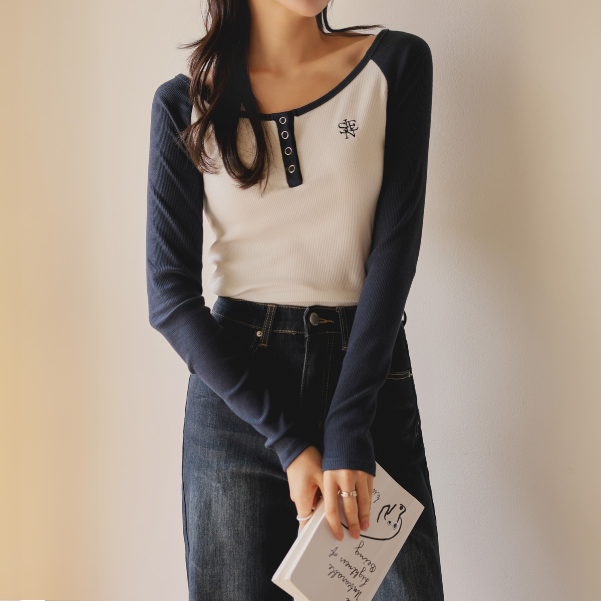 Embroidered single-breasted modal raglan tee