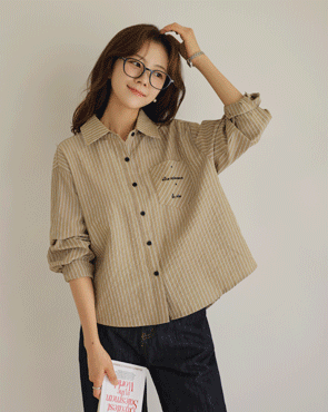 Font embroidery single-breasted shirt
