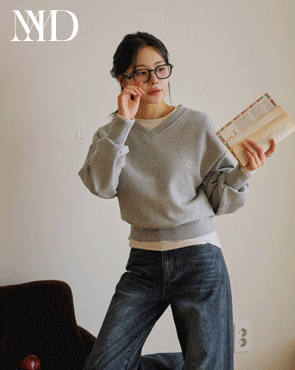 <b>[Made]</b> Soft V-neck sweatshirt