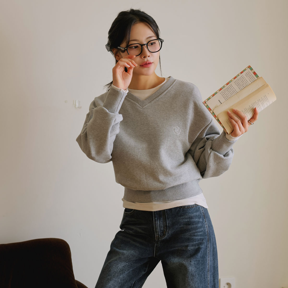 <b>[Made]</b> Soft V-neck sweatshirt