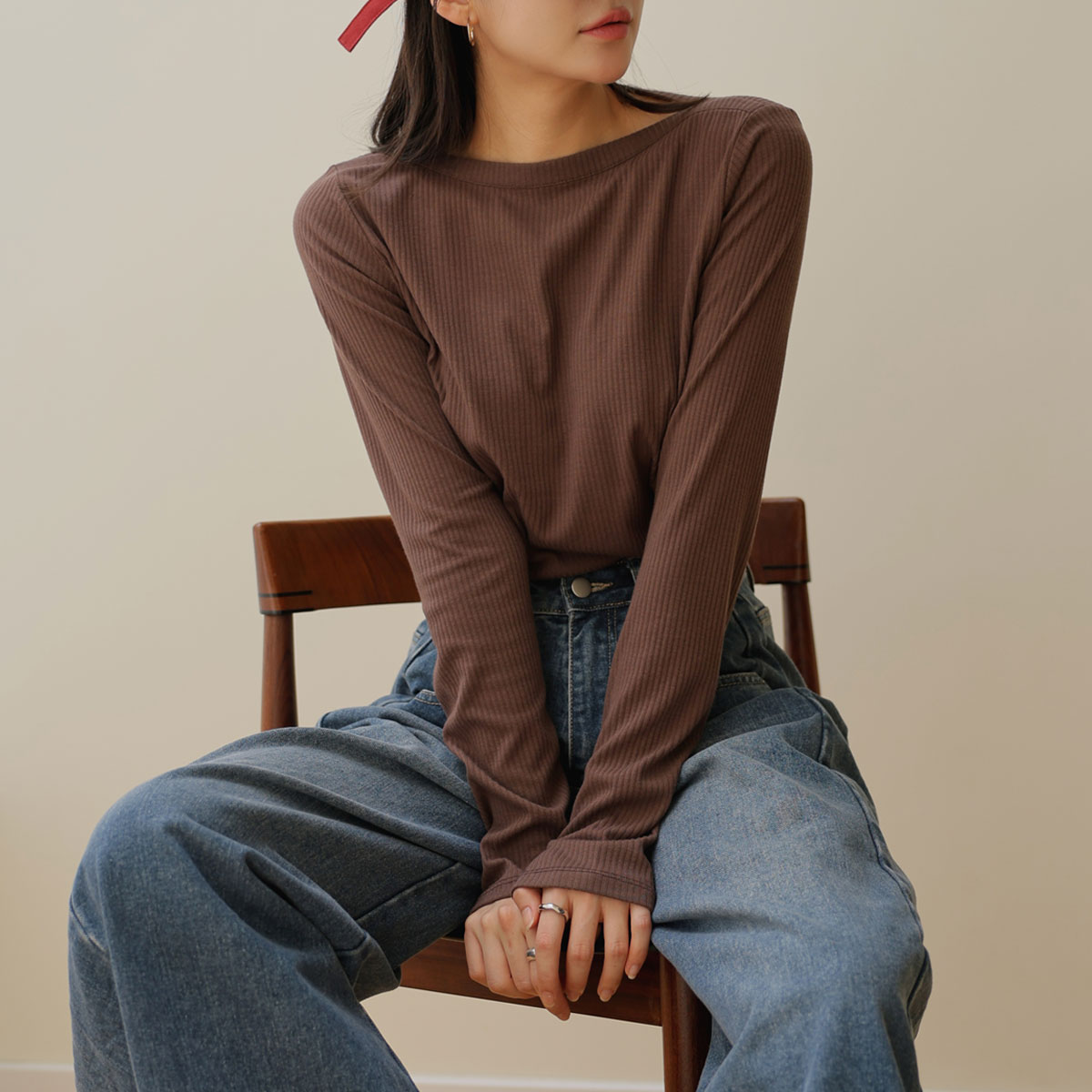 Lip Neck Tension Tee